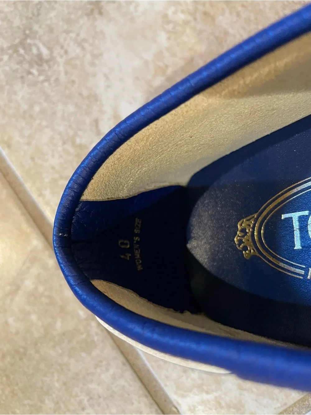 Tod's Navy Leather Kiltie Loafers with Contrasting Trim